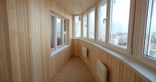Отделка, остекление, утепление балконов в Минусинске от 206 руб. м/2.